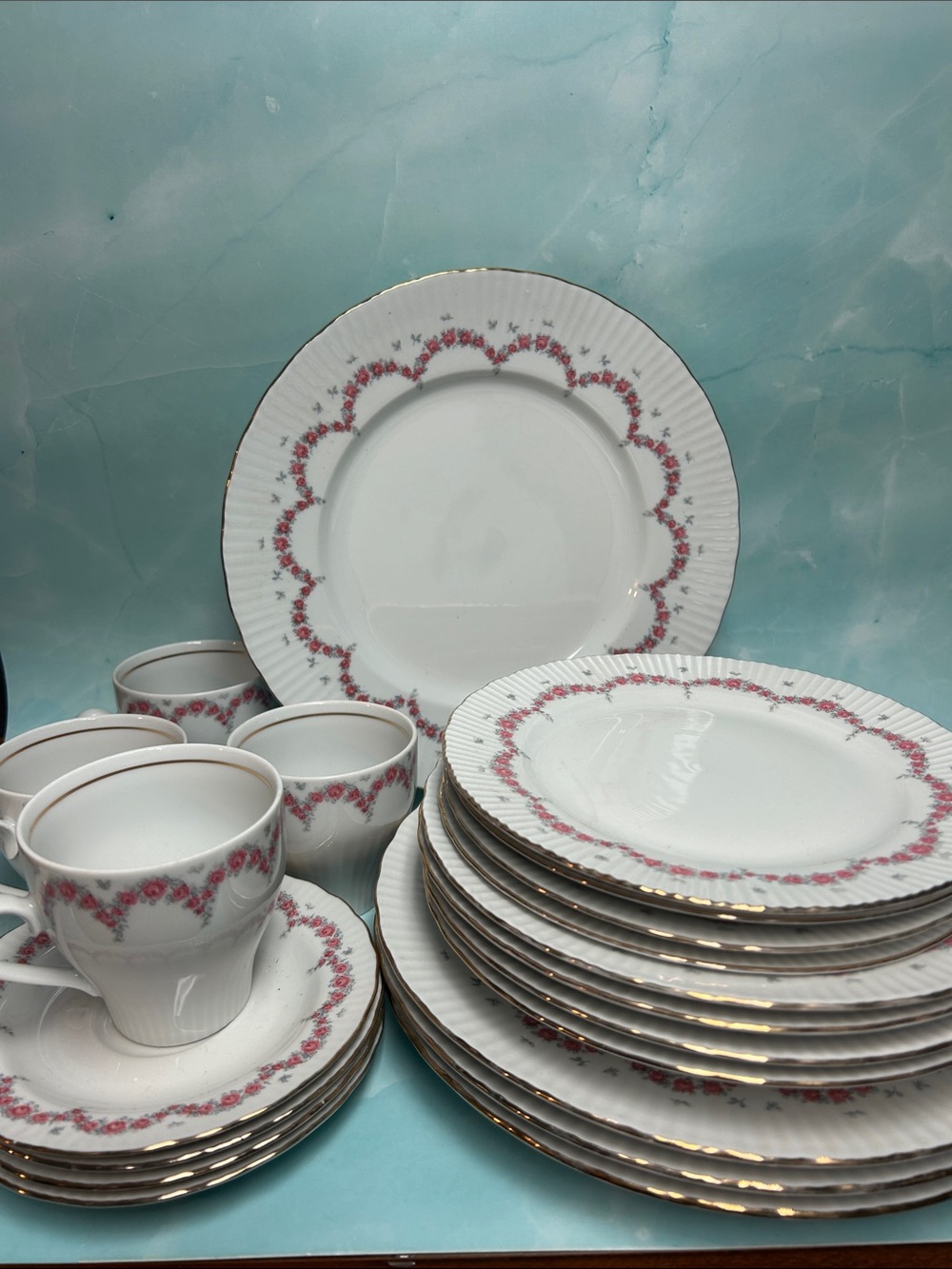 JLMENAU Graf von Henneberg Dinnerware Set of 20 pcs